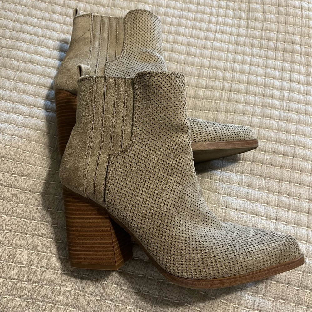 Indigo Rd. Ankle Booties